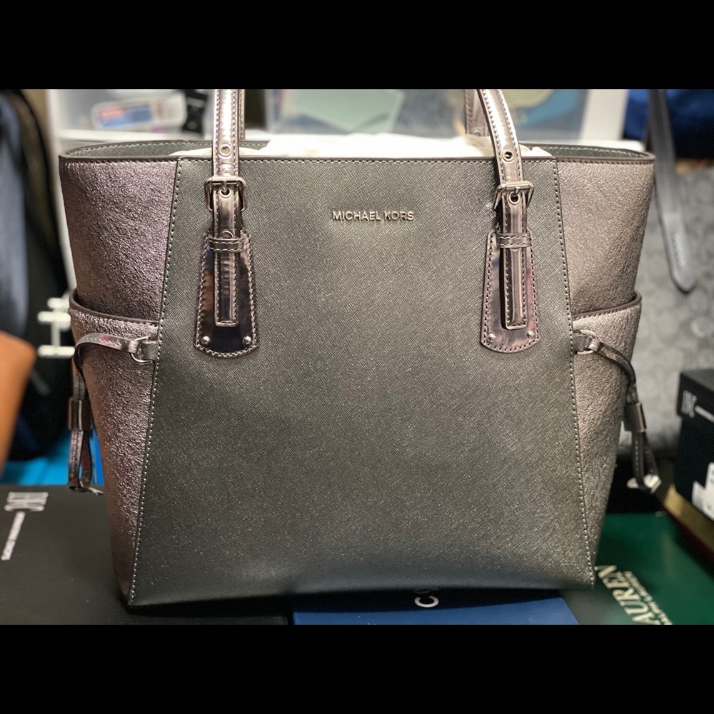 Michael Kors Voyage signature LG tote